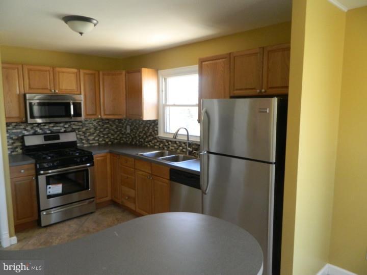 16 Spruce Road Burlington Township, NJ 08016 - Photo 7 of 20 Gallery Image 7