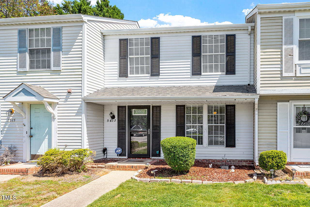 5617 Bringle Court Raleigh, NC 27610 - Photo 2 of 22 5617 Bringle Court_03