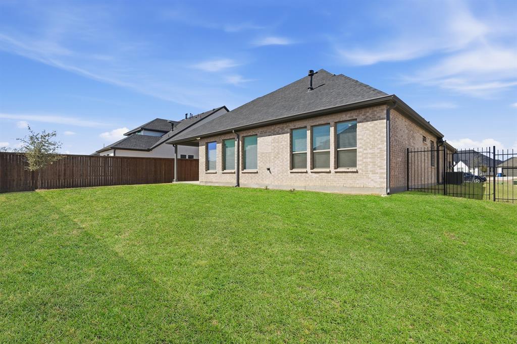 513 Fieldstone Lane Haslet, TX 76052 - Photo 33 of 37 GRASS IS PHOTOSHOPPED
