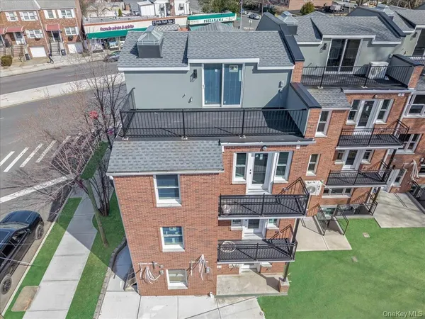 $2,588,000 | 37-08 Francis Lewis Boulevard | Auburndale