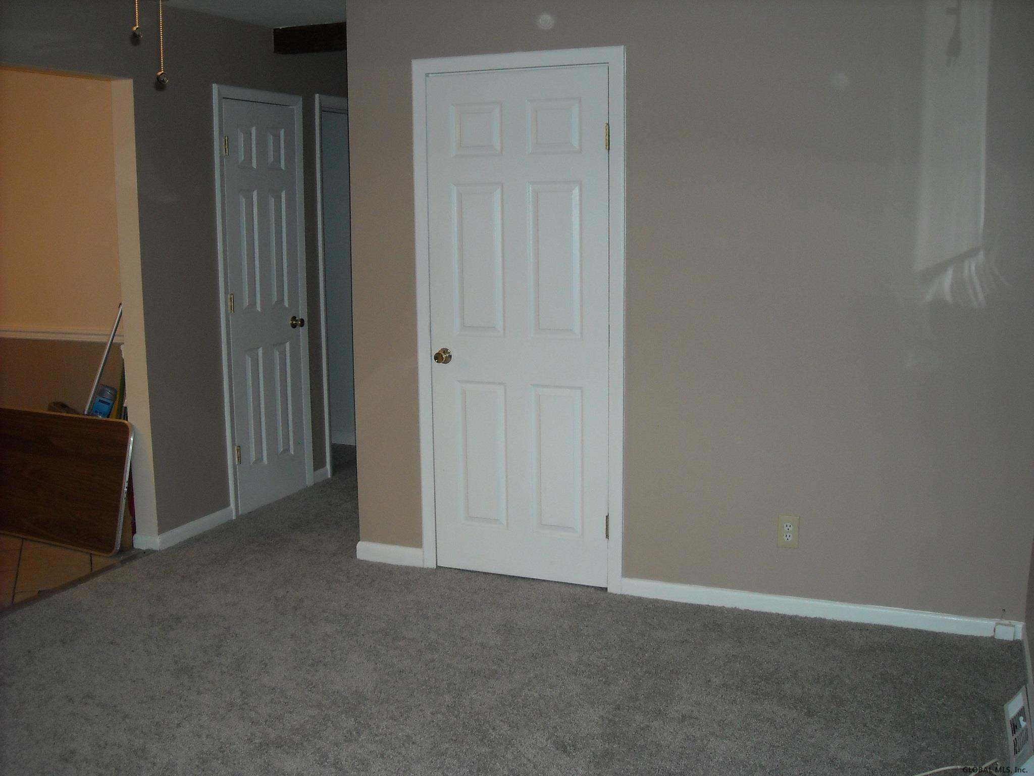 372 Kings Road Schenectady, NY 12304 - Photo 13 of 39 Photo 13