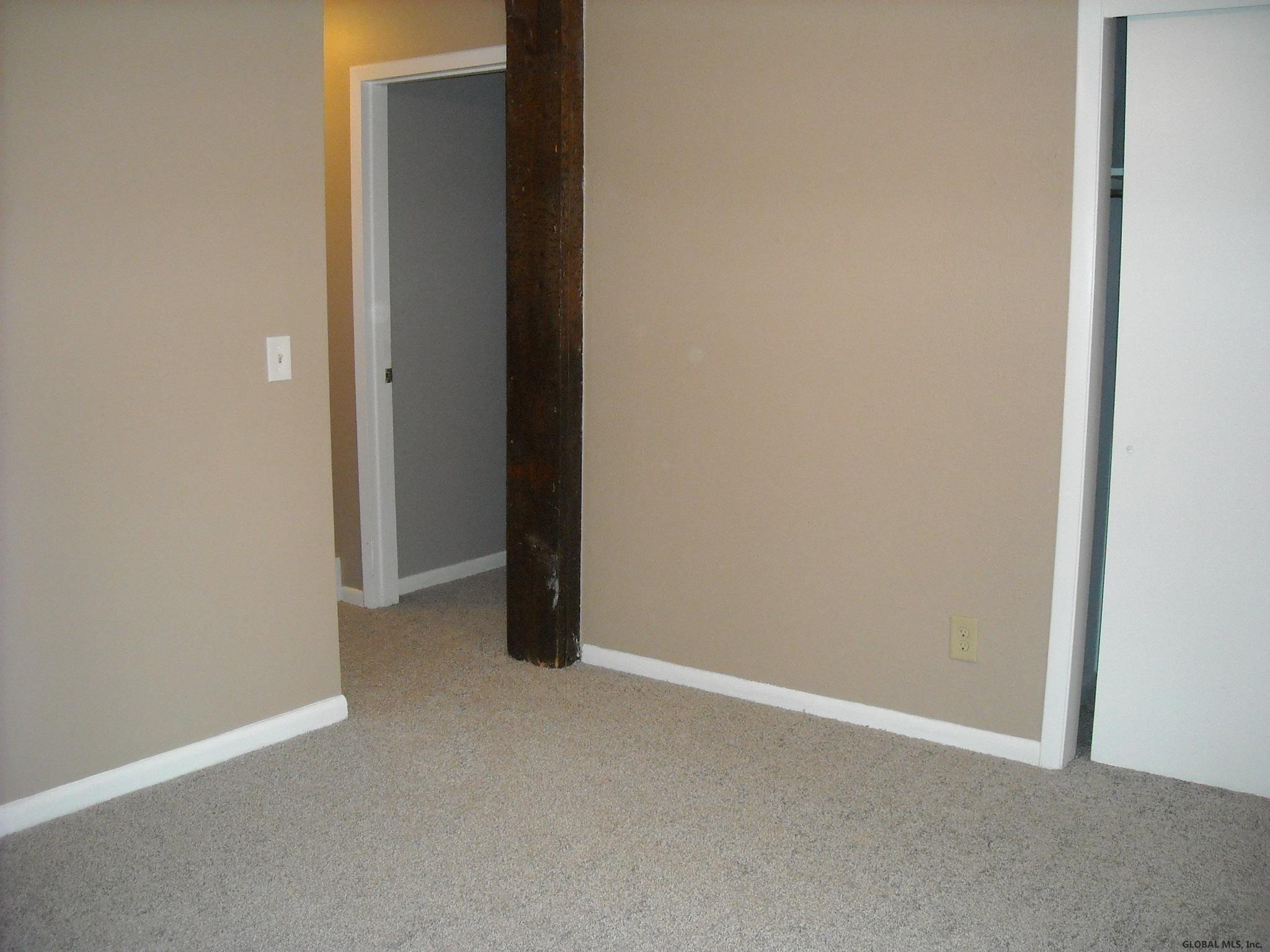 372 Kings Road Schenectady, NY 12304 - Photo 14 of 39 Photo 14