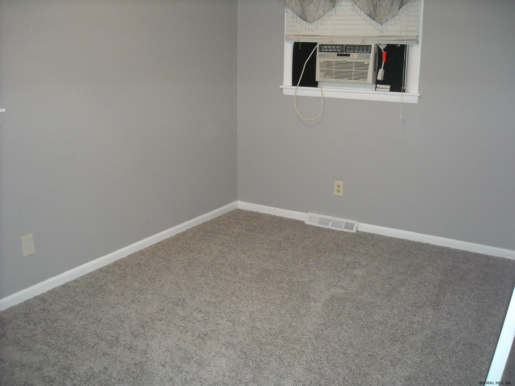 372 Kings Road Schenectady, NY 12304 - Photo 16 of 39 Photo 16