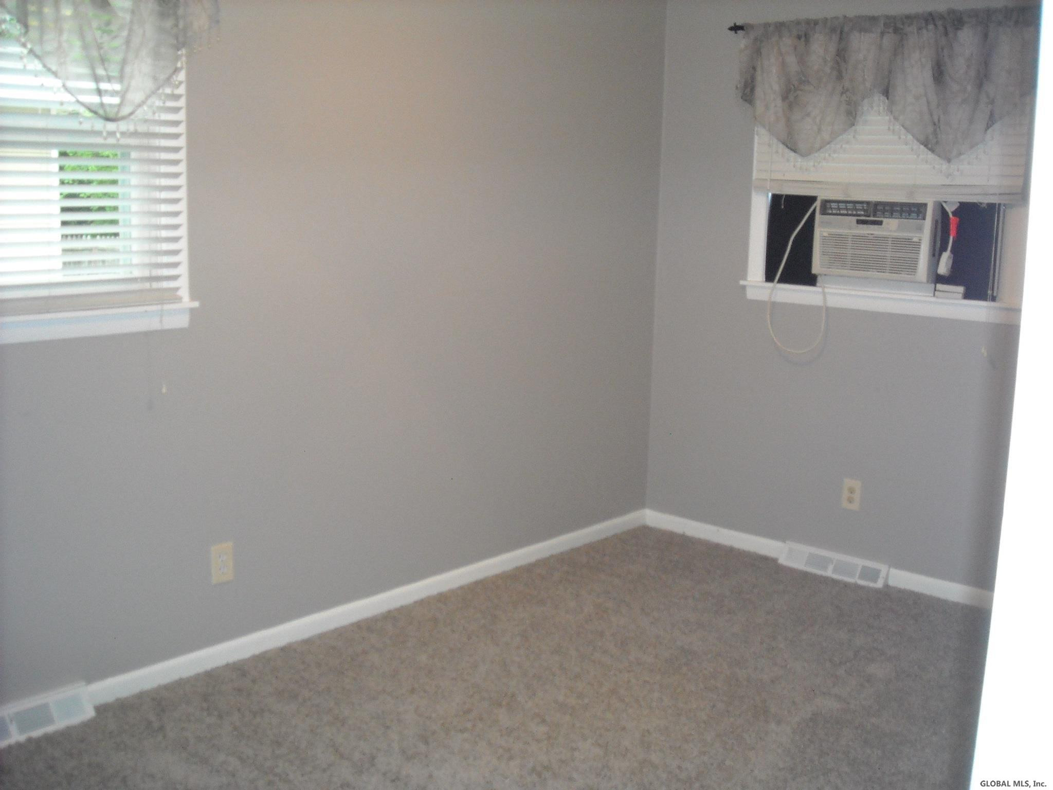 372 Kings Road Schenectady, NY 12304 - Photo 18 of 39 Photo 18