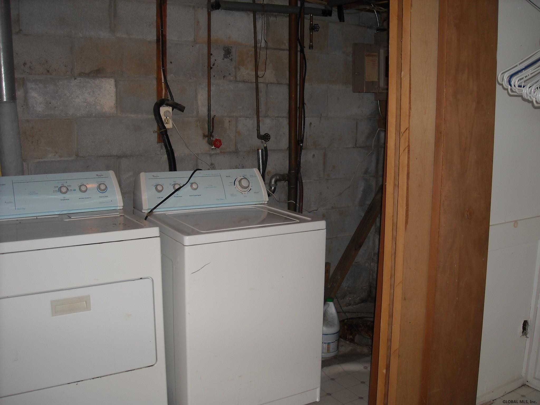 372 Kings Road Schenectady, NY 12304 - Photo 26 of 39 Photo 26