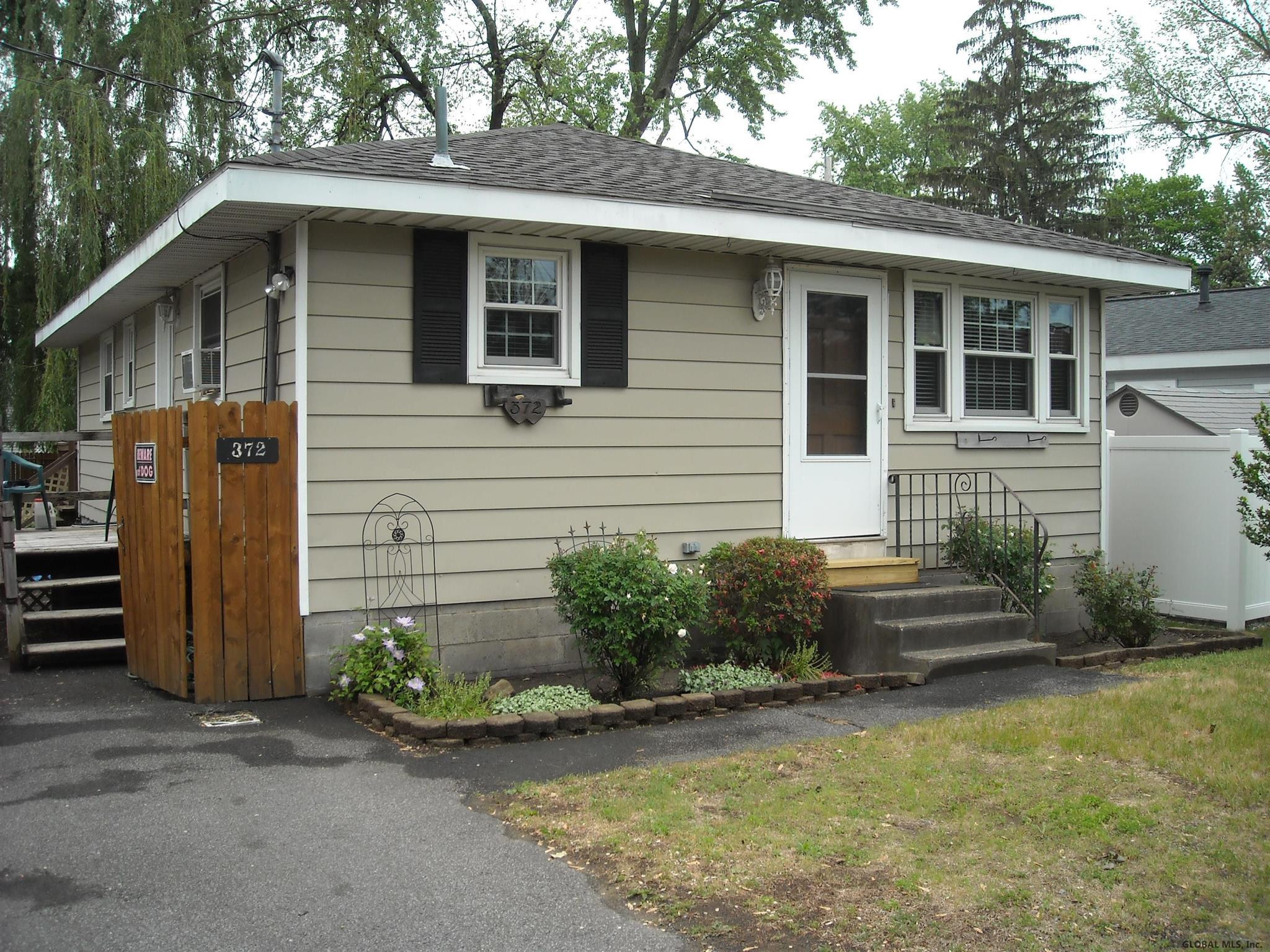 372 Kings Road Schenectady, NY 12304 - Photo 3 of 39 Photo 3