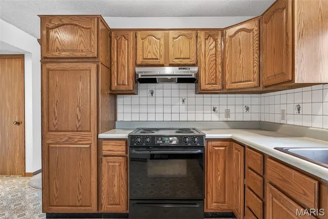 $450,000 | 5171 Waters Edge Drive, Hillsboro, MO 63050