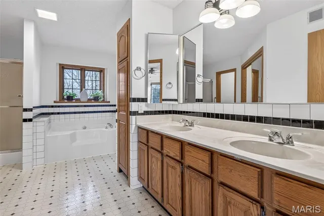 $450,000 | 5171 Waters Edge Drive, Hillsboro, MO 63050