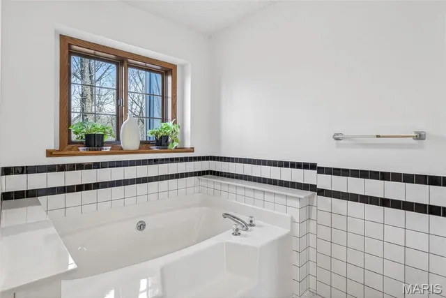 $450,000 | 5171 Waters Edge Drive, Hillsboro, MO 63050