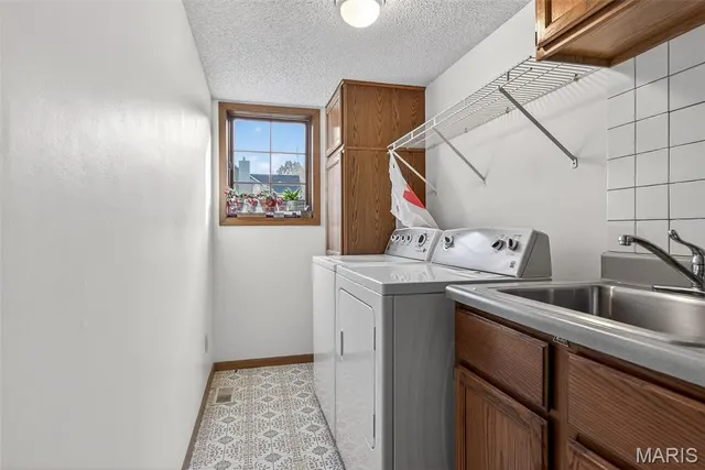 $450,000 | 5171 Waters Edge Drive, Hillsboro, MO 63050