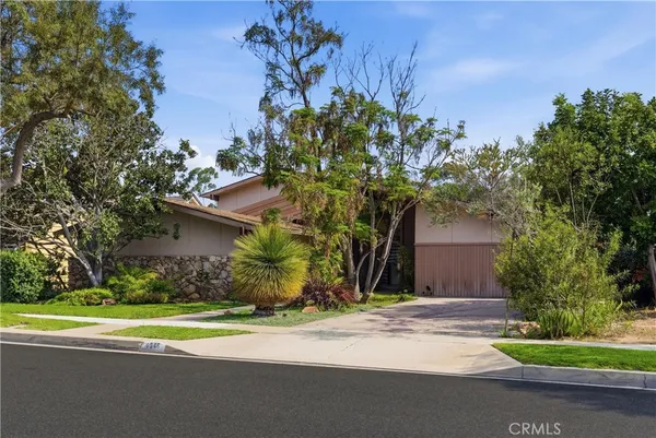 $1,995,000 | 4346 Fairway Drive, Lakewood, CA 90712