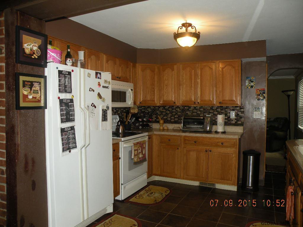 766 Curry Road Rotterdam, NY 12306 - Photo 3 of 17 Photo 3