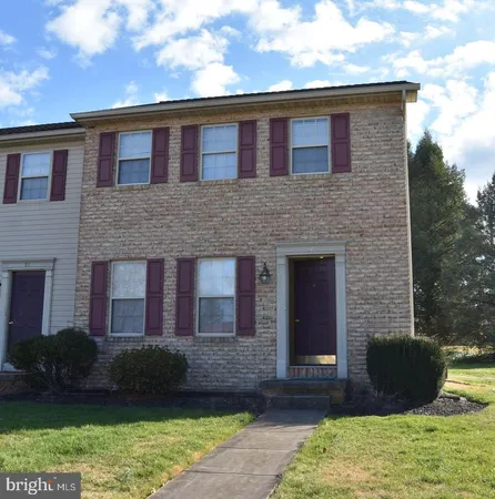 $1,575 | 11 5th Street, Mount Wolf, PA 17347