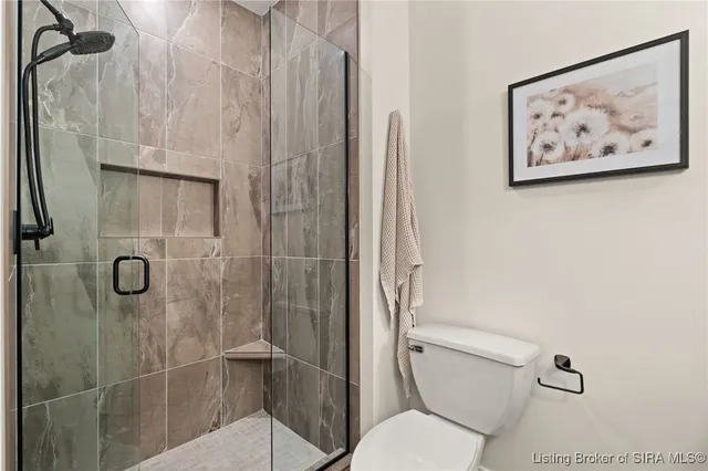 $715,000 | 104 Howard Lane, Jeffersonville, IN 47130