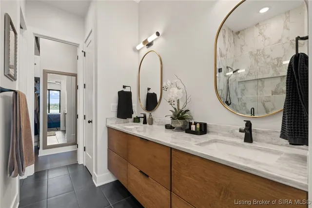 $715,000 | 104 Howard Lane, Jeffersonville, IN 47130