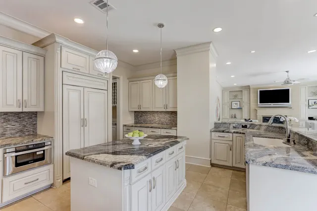 $20,000 | 3749 Olympia Drive, Houston, TX 77019