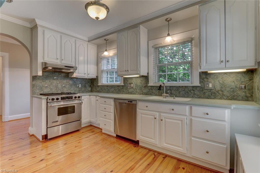 1802 Rolling Road Greensboro, NC 27403 - Photo 3 of 30 Gallery Image 3