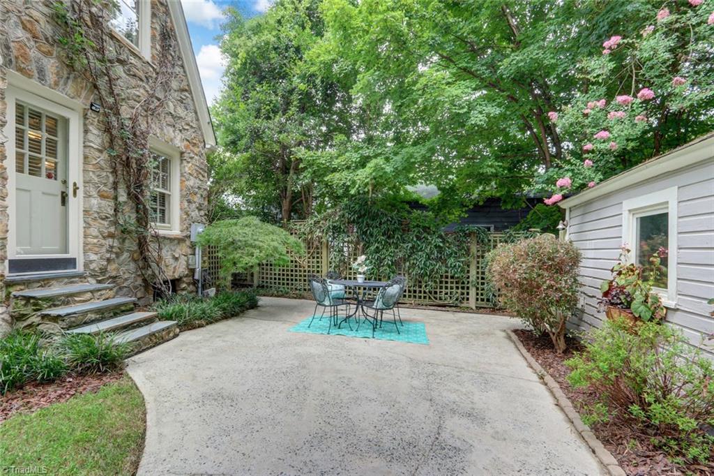 1802 Rolling Road Greensboro, NC 27403 - Photo 26 of 30 Gallery Image 26