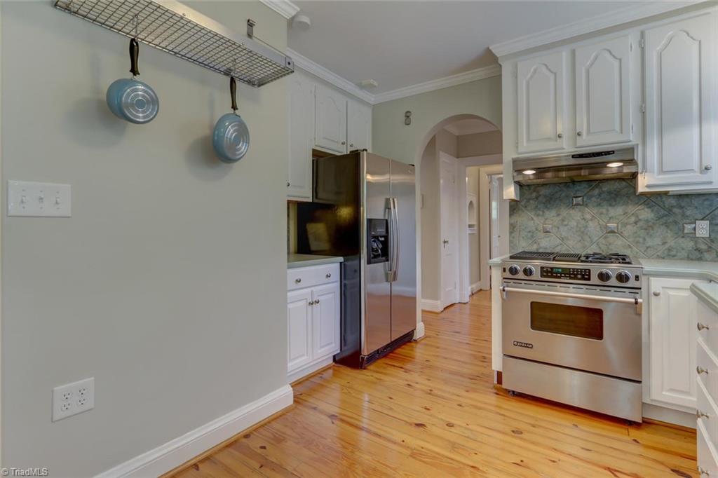 1802 Rolling Road Greensboro, NC 27403 - Photo 4 of 30 Gallery Image 4