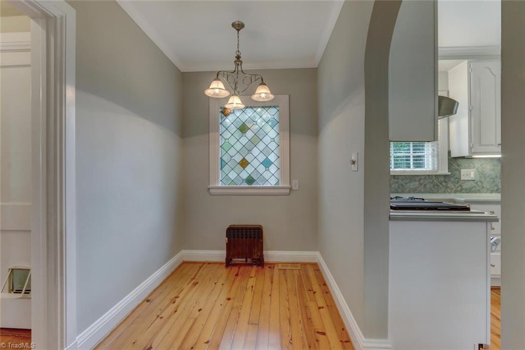 1802 Rolling Road Greensboro, NC 27403 - Photo 9 of 30 Gallery Image 9