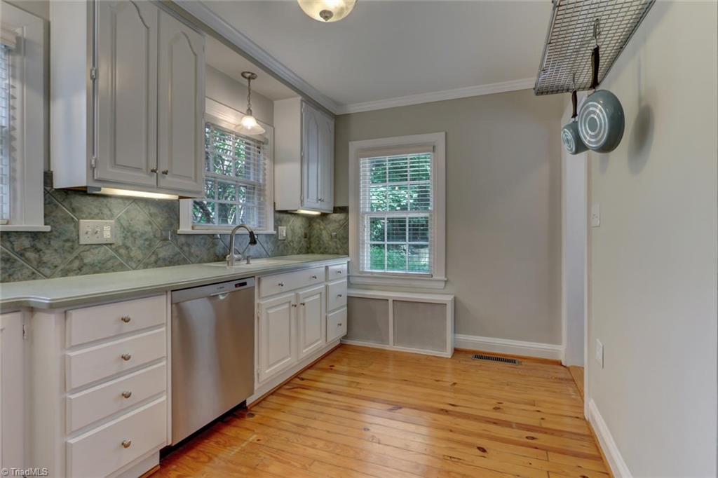 1802 Rolling Road Greensboro, NC 27403 - Photo 10 of 30 Gallery Image 10