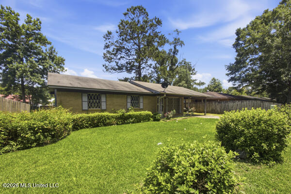 209 Holden Road McComb, MS 39648 - Photo 2 of 15 IMG_1069