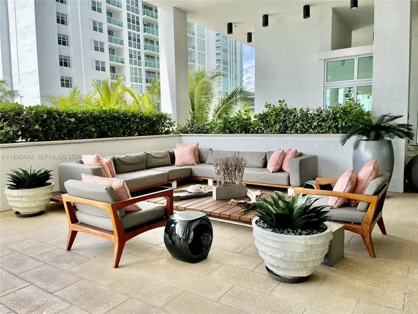 $5,650 | 2900 Northeast 7th Avenue, Unit 1103, Miami, FL 33137