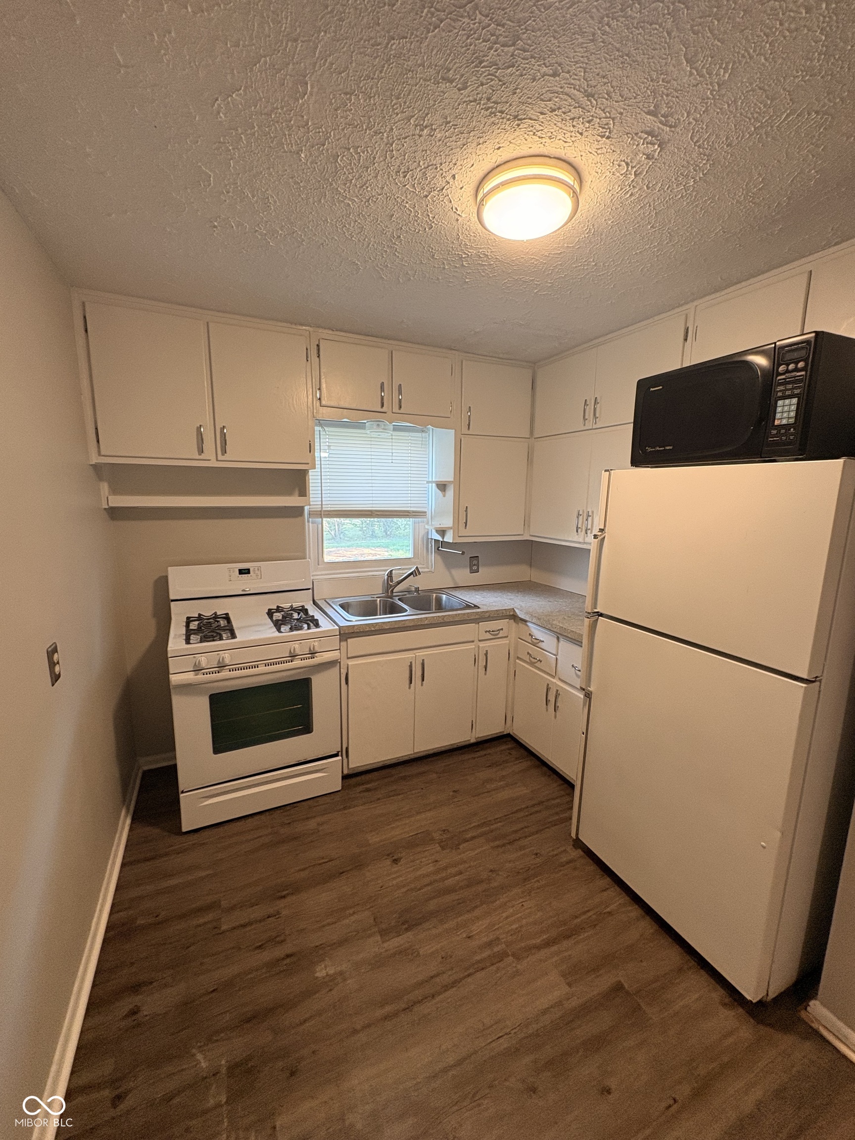 6321 Douglas Road Indianapolis, IN 46220 - Photo 6 of 11 Gallery Image 6
