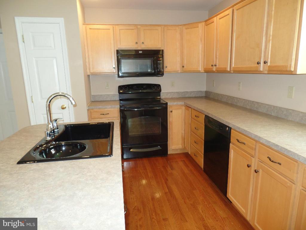 381 Quail Run Road Summit Point, WV 25446 - Photo 13 of 27 Kitchen