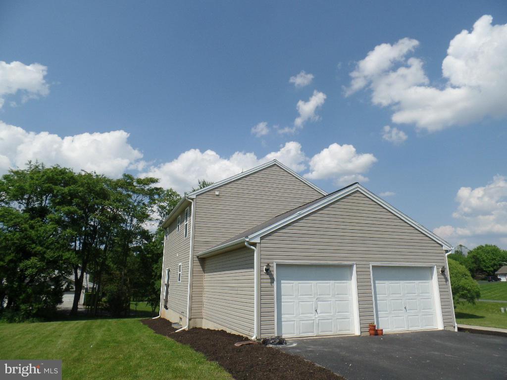 381 Quail Run Road Summit Point, WV 25446 - Photo 3 of 27 Exterior (General)