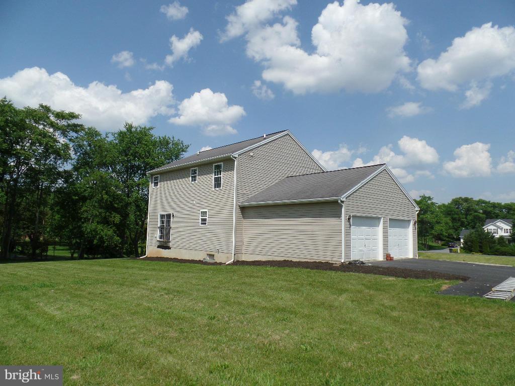 381 Quail Run Road Summit Point, WV 25446 - Photo 4 of 27 Exterior (Rear)