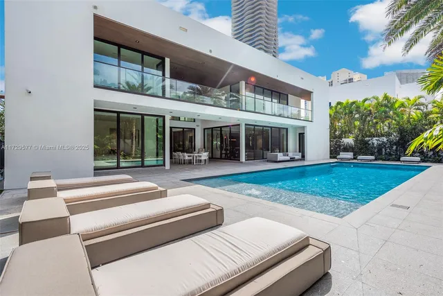 $14,950,000 | 128 Ocean Boulevard, Golden Beach, FL 33160