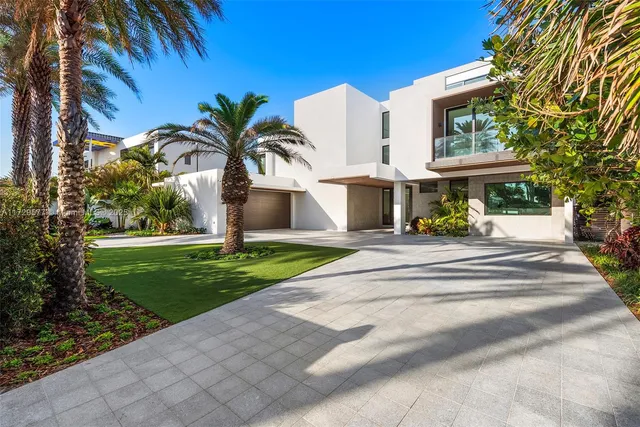 $14,950,000 | 128 Ocean Boulevard, Golden Beach, FL 33160