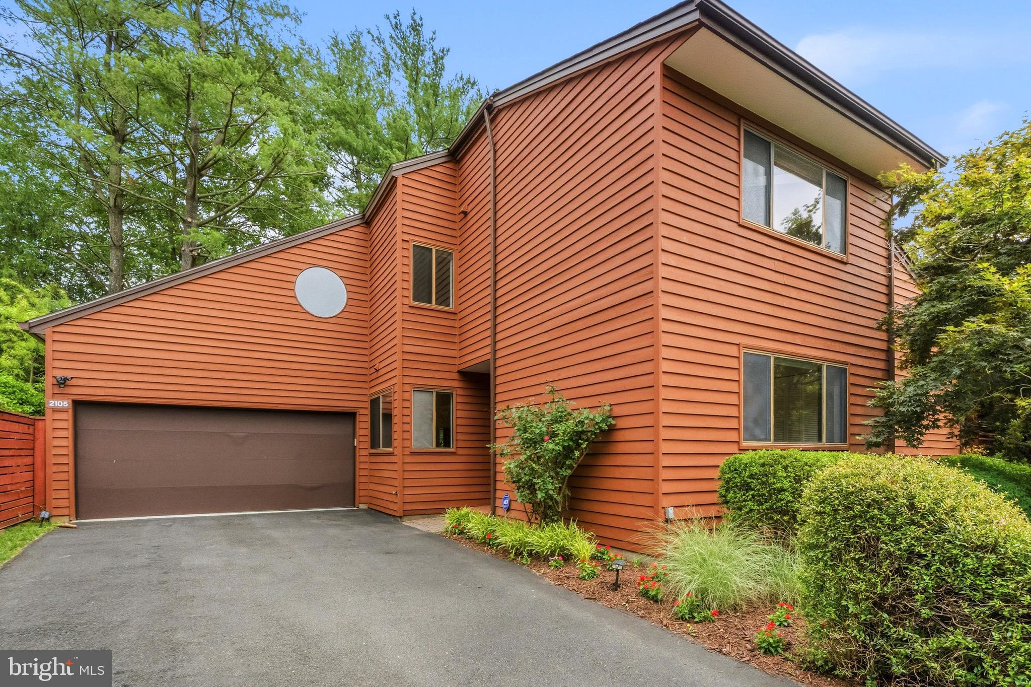 2105 South Bay Lane Reston, VA 20191 - Photo 2 of 71