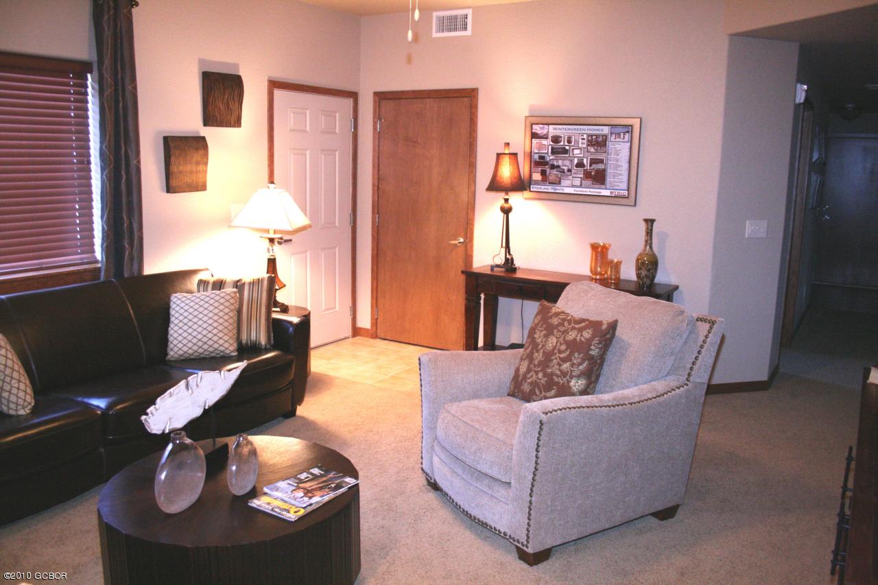 180 Sterling Loop, Unit 402 Fraser, CO 80442 - Photo 6 of 21 6 Sterling Pointe Model Living Entry