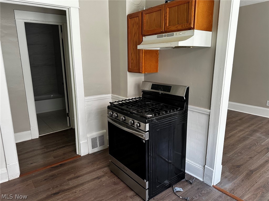 919 Nathaniel Road Cleveland, OH 44110 - Photo 9 of 15