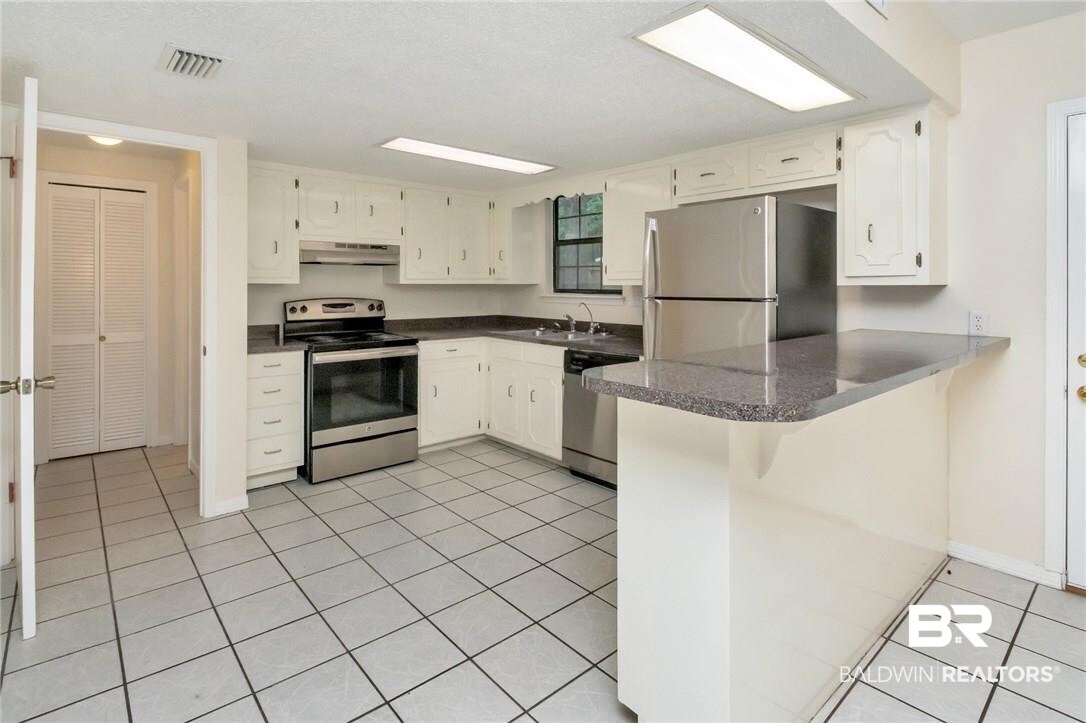 861 Wildwood Avenue Mobile, AL 36609 - Photo 15 of 36