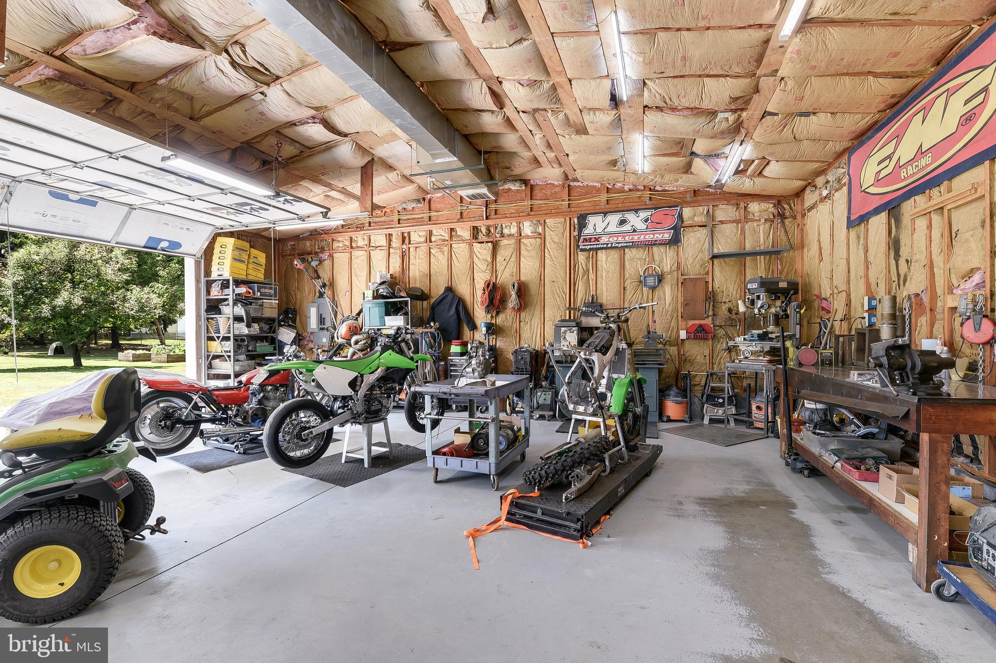 8408 Maryland Road Pasadena, MD 21122 - Photo 8 of 47 AMAZING GARAGE