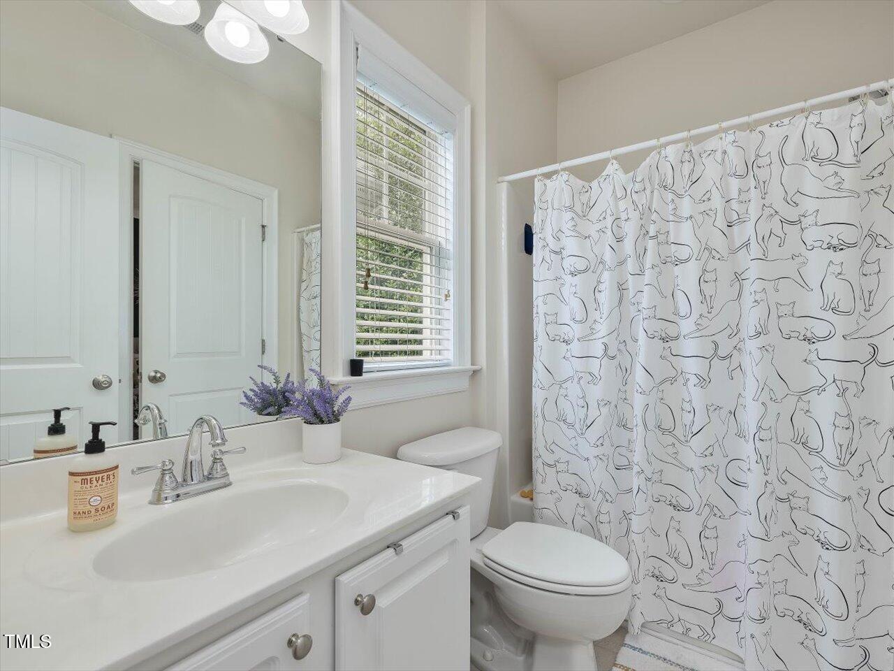 7712 ACC Boulevard Raleigh, NC 27617 - Photo 29 of 38 47-Shared Bath