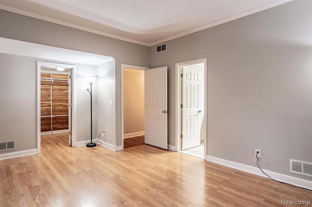 11721 Sycamore Road Plymouth, MI 48170 - Photo 16 of 24 Gallery Image 16