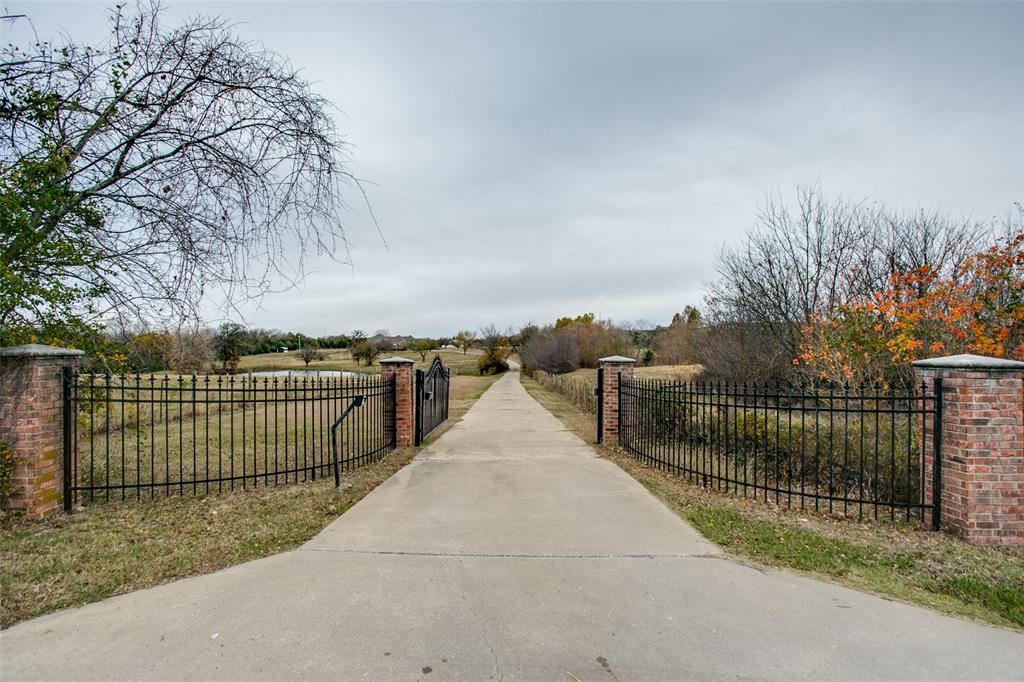 5609 Lyons Road Garland, TX 75043 - Photo 4 of 13