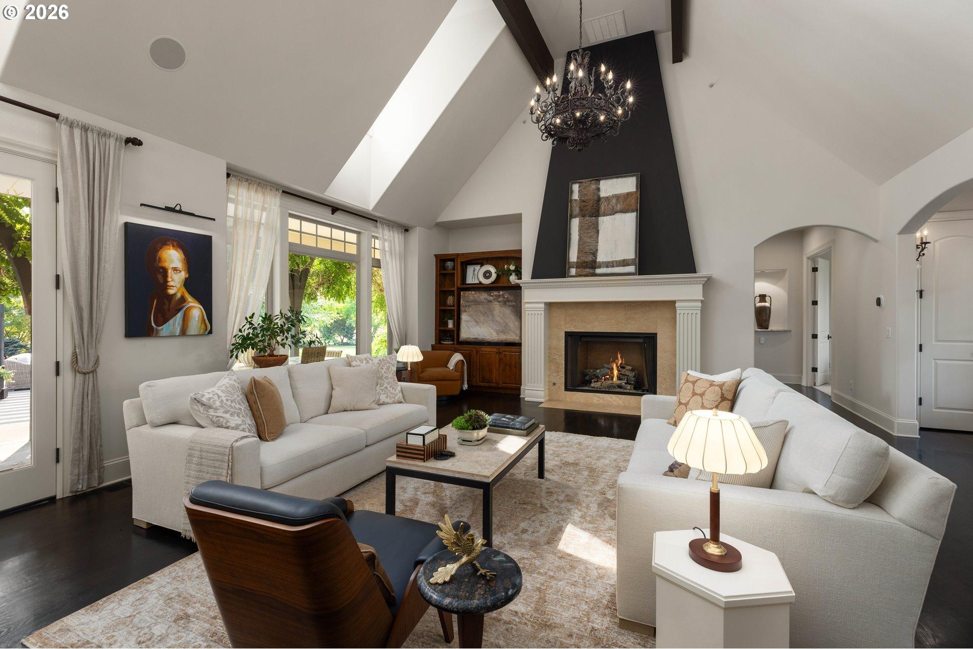 14769 Southwest Pleasant Valley Road Beaverton, OR 97007 - Photo 3 of 48 Living Room