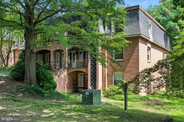 $2,100 | 8110 D Colony Point Road, Unit D, Springfield, VA 22152