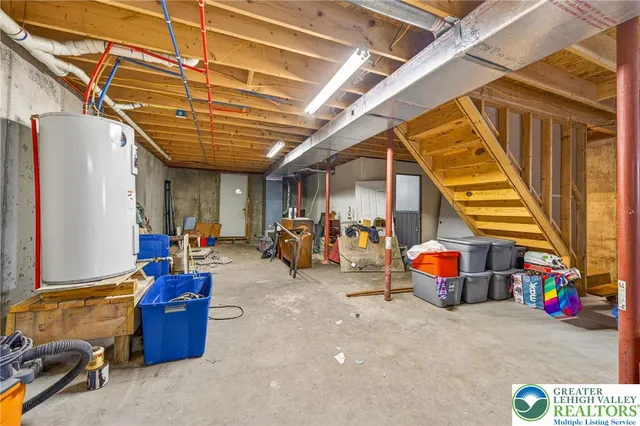 $279,900 | 4859 Vera Cruz Road, Emmaus, PA 18049