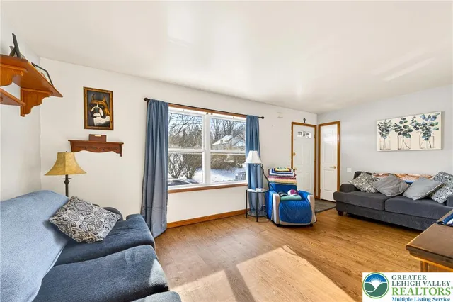 $279,900 | 4859 Vera Cruz Road, Emmaus, PA 18049