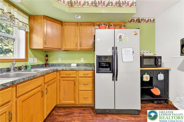 $279,900 | 4859 Vera Cruz Road, Emmaus, PA 18049