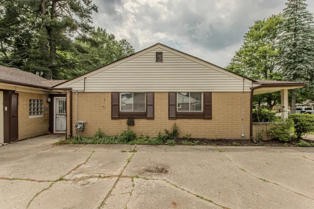 $240,000 | 25255 Orchard Grove Street, Southfield, MI 48033