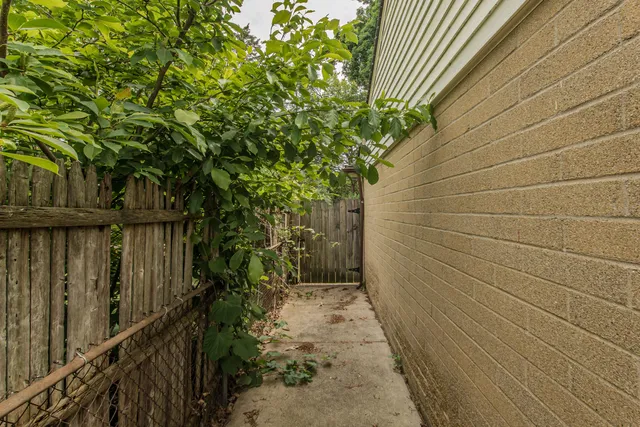 $240,000 | 25255 Orchard Grove Street, Southfield, MI 48033