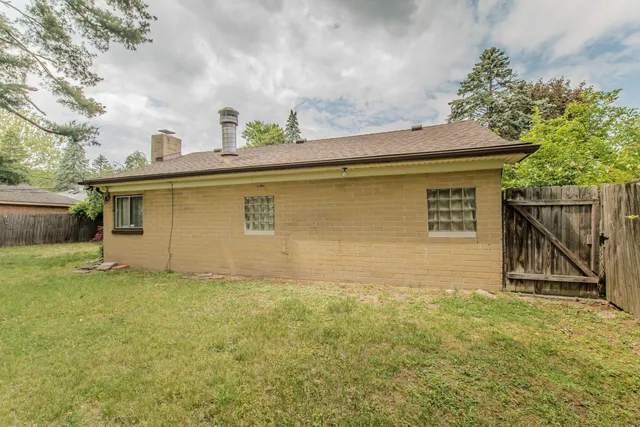 $240,000 | 25255 Orchard Grove Street, Southfield, MI 48033