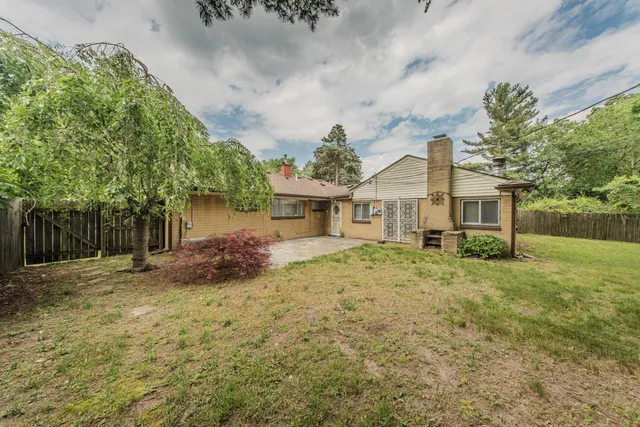 $240,000 | 25255 Orchard Grove Street, Southfield, MI 48033